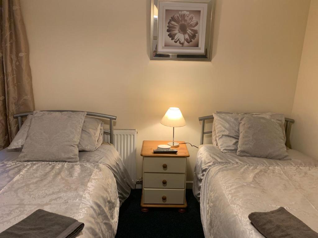 Budget Rooms Inverness Exteriör bild